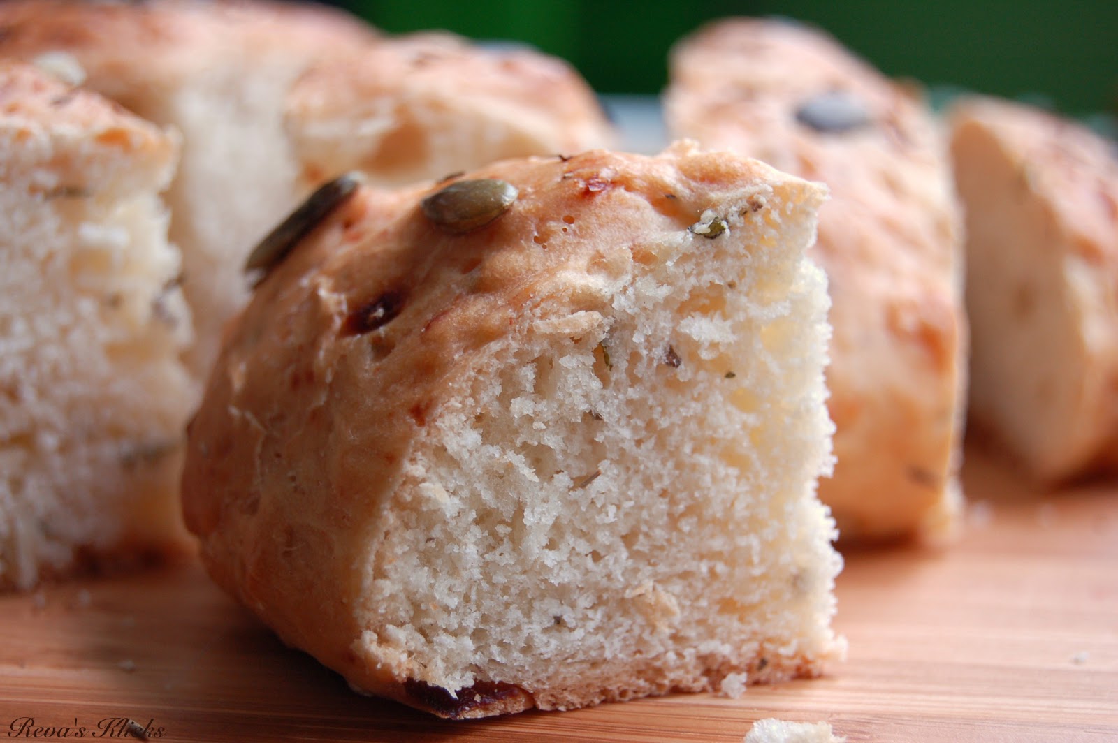 Kaarasaaram Potato Onion Bread