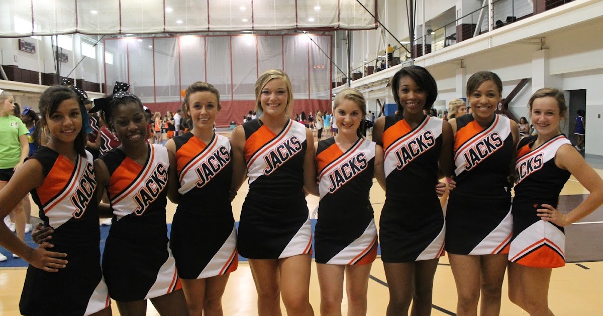 Sports Warren Cheerleaders Earn Honors at Camp