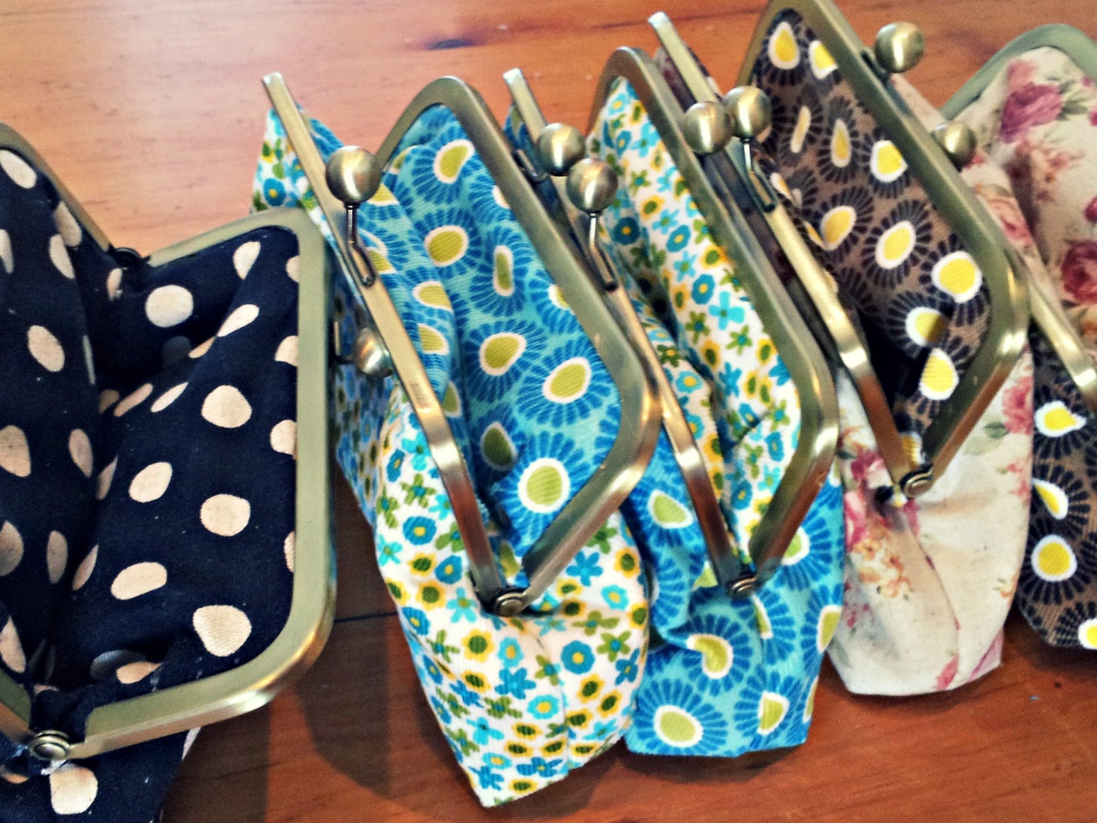 clasp clutch