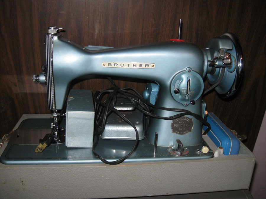 All Things Crafty Caught The Antique Bug Impressive Craigslist Industrial Sewing Machine All Things Crafty Caught The Antique Bug Impressive Craigslist Industrial Sewing Machine