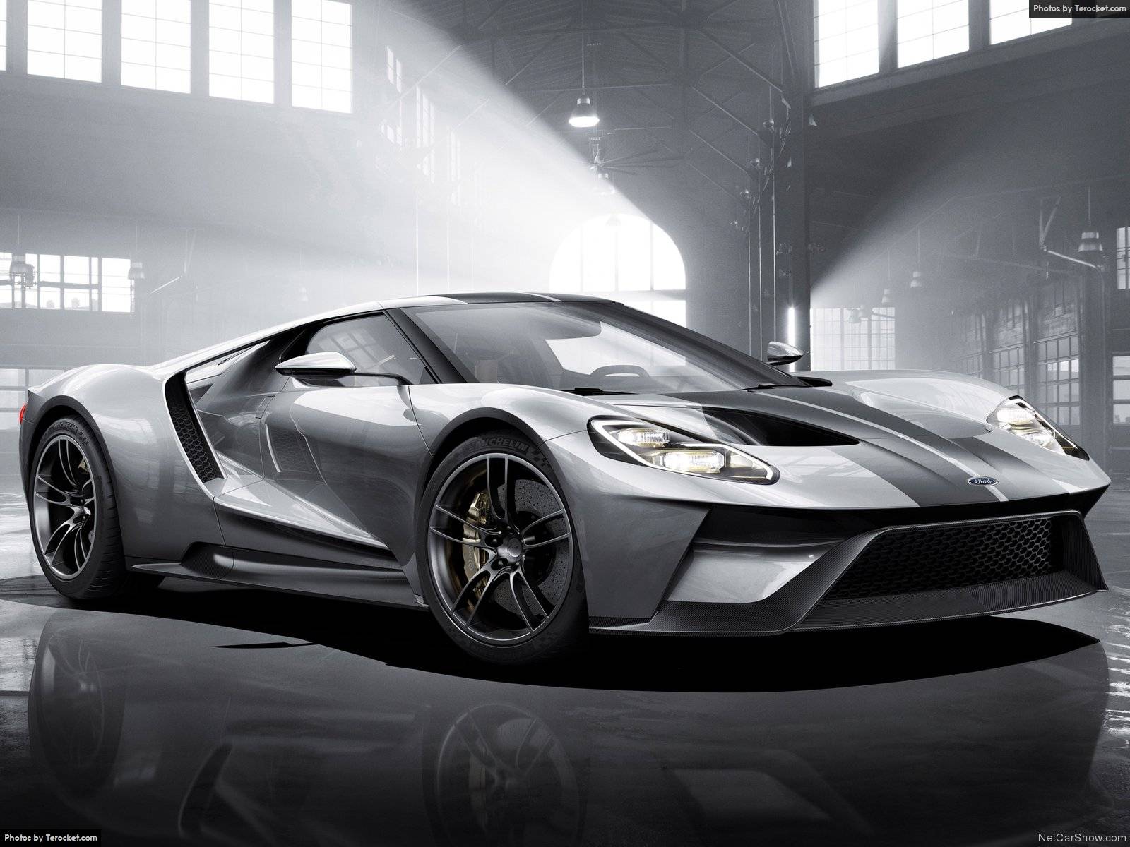 Ford GT 2017 - Siêu phẩm mạnh mẽ và hoàn toàn mới của Ford Ford GT 2017 - Siêu phẩm mạnh mẽ và hoàn toàn mới của Ford