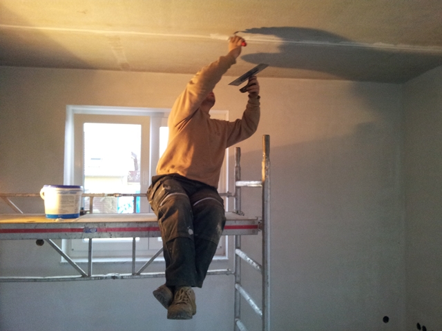 Anita & Dirk´s Bautagebuch - Winkelbungalow: Decken spachteln