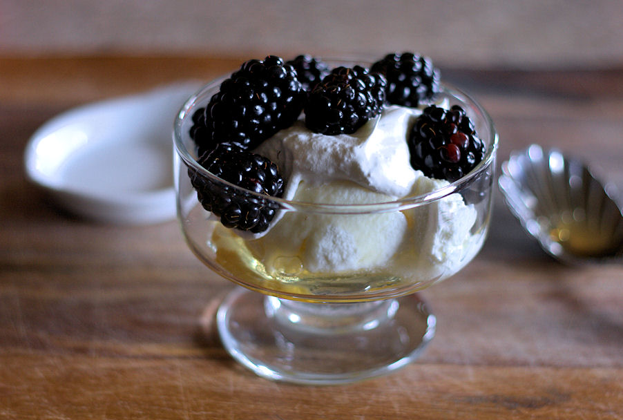 La Petite Brioche Blackberries and yogurt