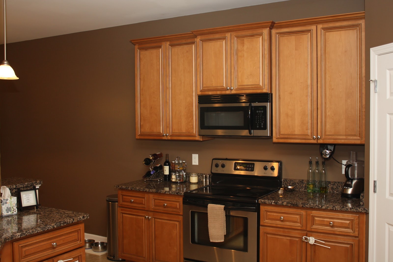 more than 9 to 5...my life as "Mom" Painting, Pregnancy and Priceless