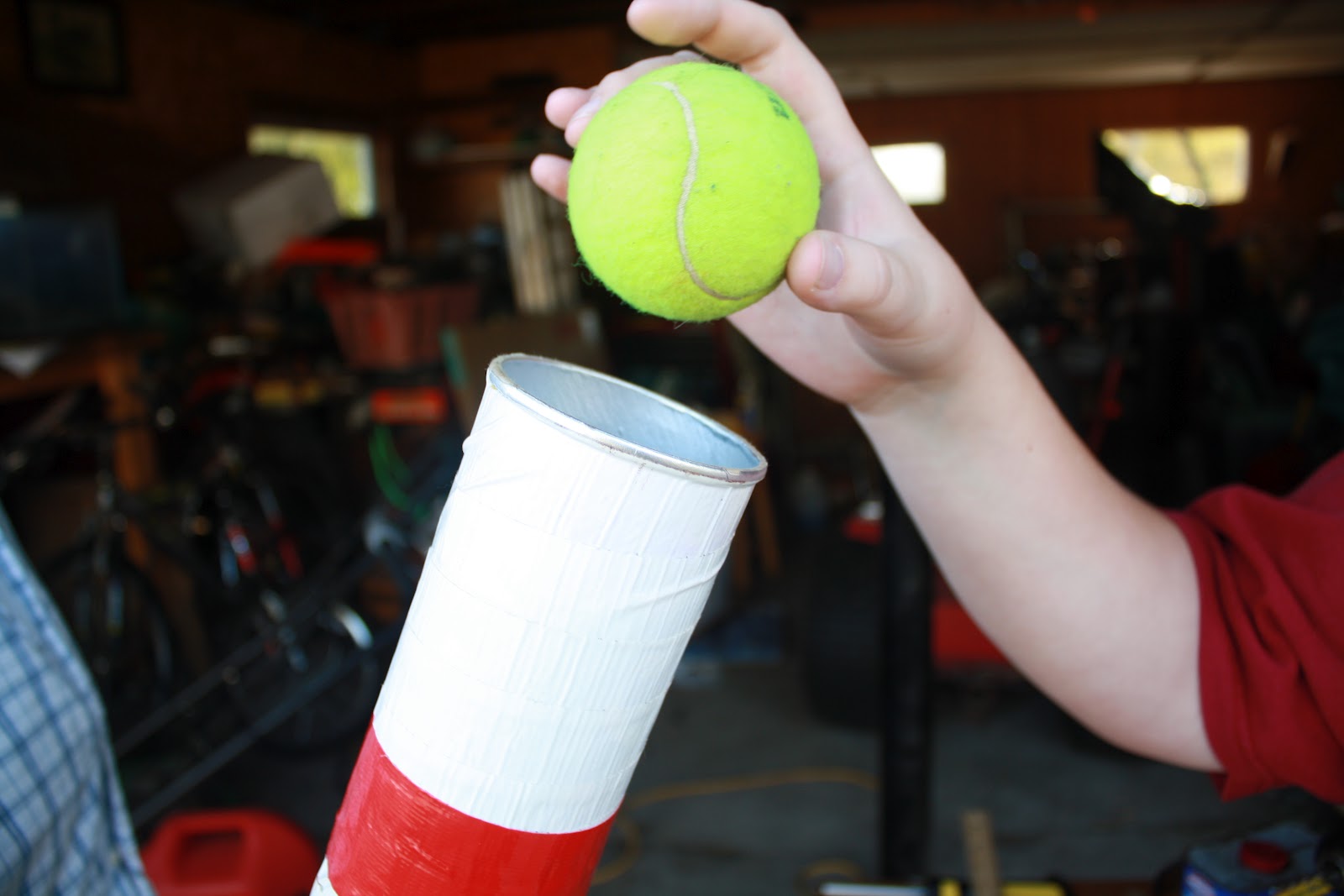 dänisch Meyella Stengel pringles tennis balls Krise Geladen BungeeSprung