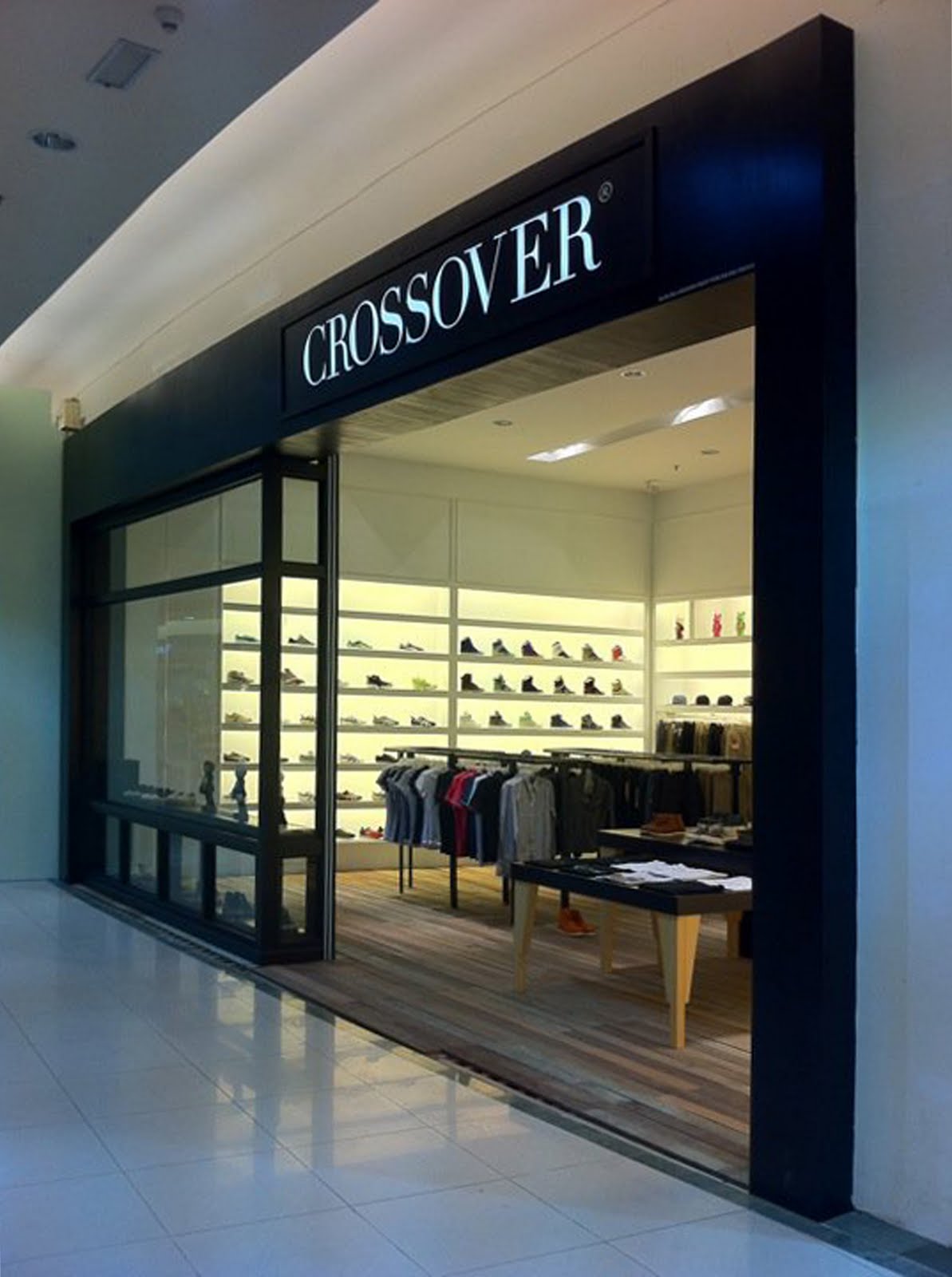 CROSSOVER CROSSOVER CONCEPT STORE TEBRAU JUSCO