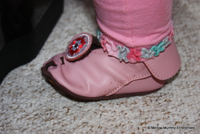 Mellow Mummy Shupeas Adjustable SoftSoled Shoes Review Taking life