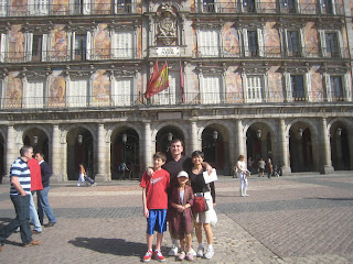 Obligatory family pic in Plaza Mayor