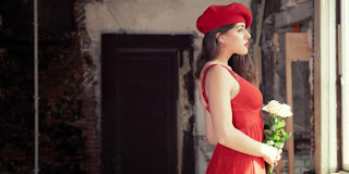 Ingin cepat jadian ? Pakai baju merah di kencan pertama !