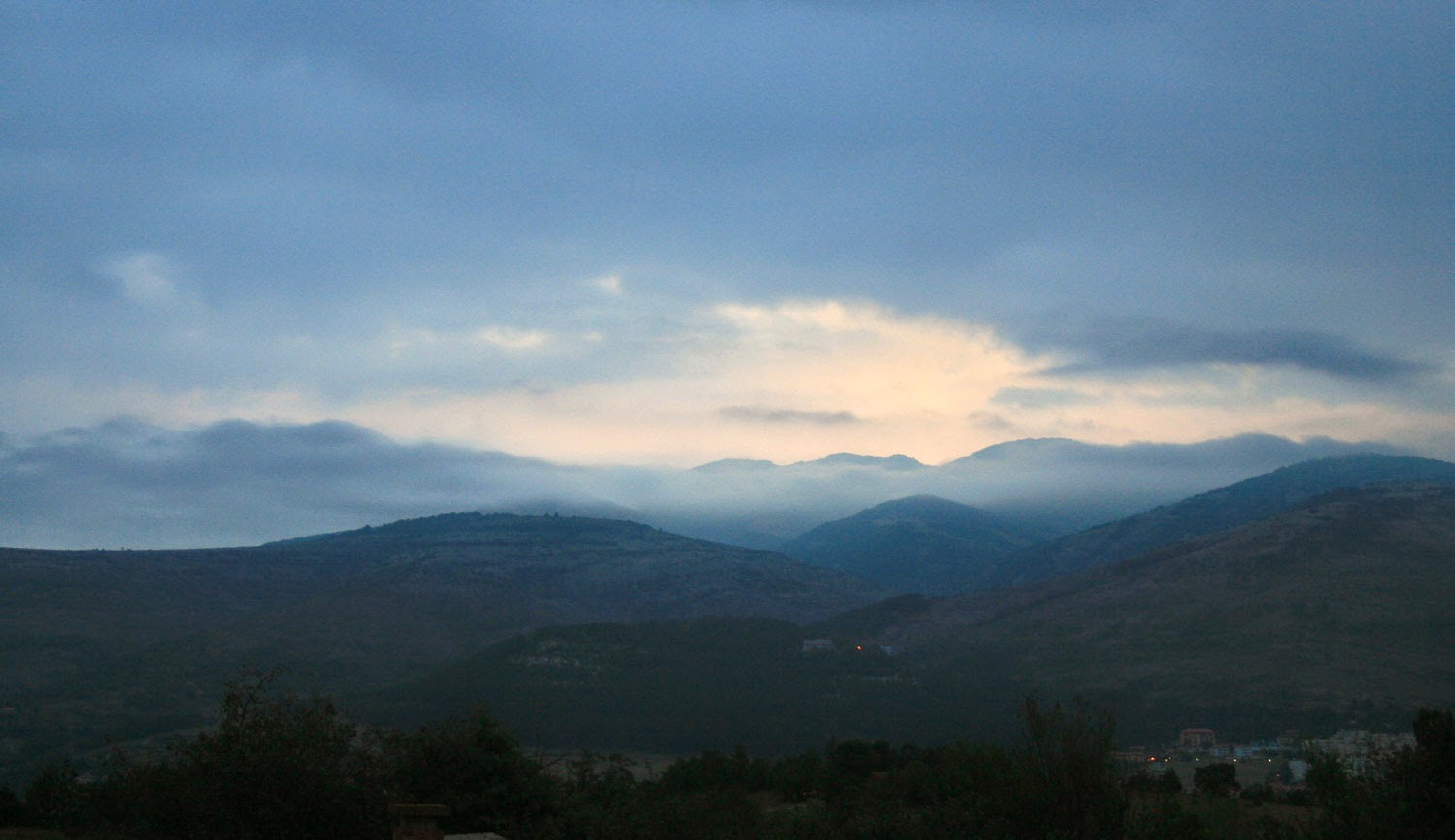 Early morning mist Early morning mist