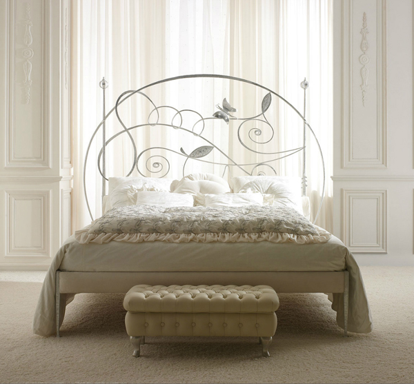 Rustik chateaux: dormitorio muy chic con camas de hierro antiguas ... Diseño de respaldos para camas matrimoniales