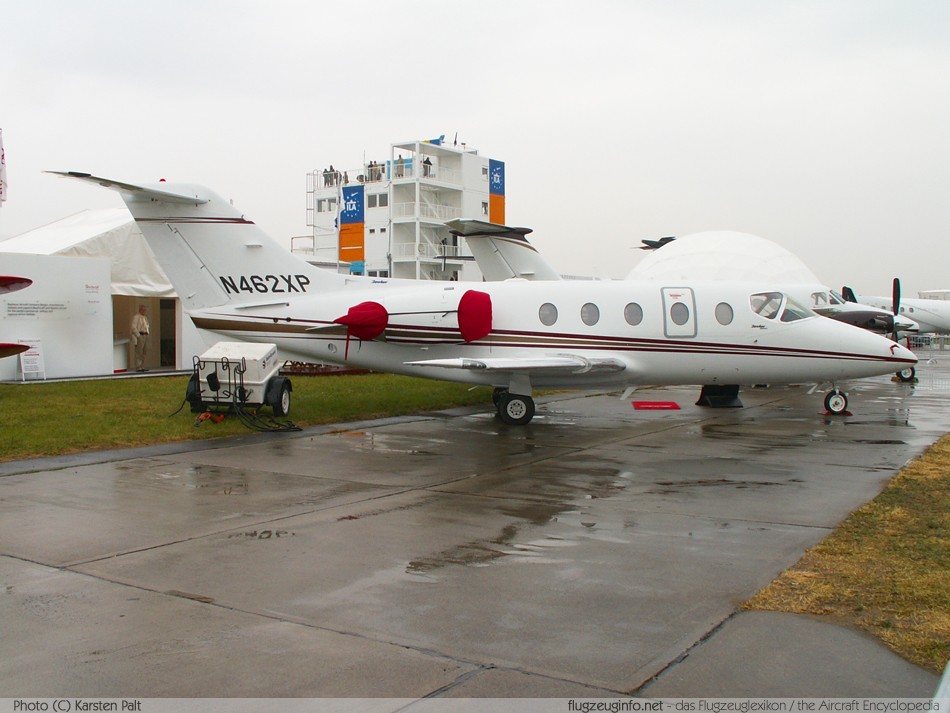 Jet airlines test Hawker 400XP