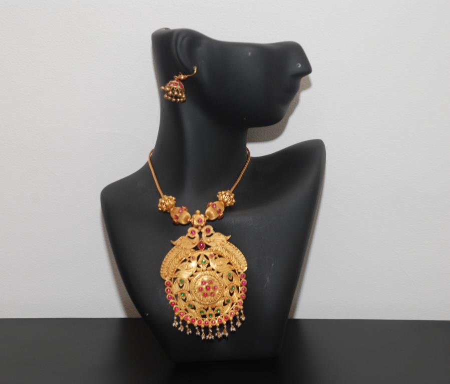 Indian Jewellery and Clothing Awesome 22ct gold bridal jewellery from