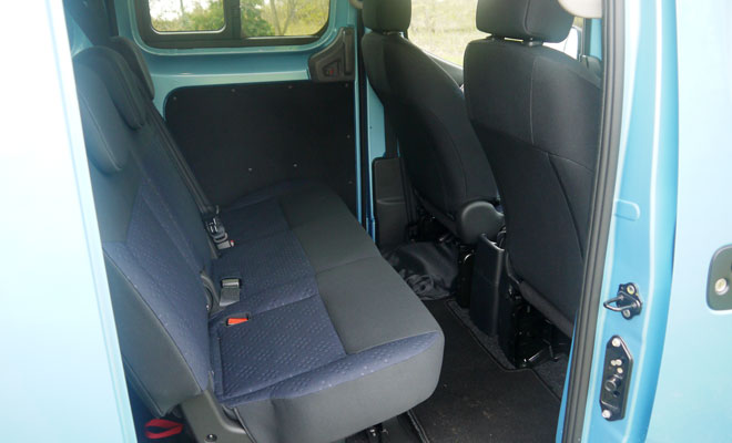 Nissan e-NV200 rear seating