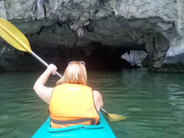 kayaking Halong bay 2