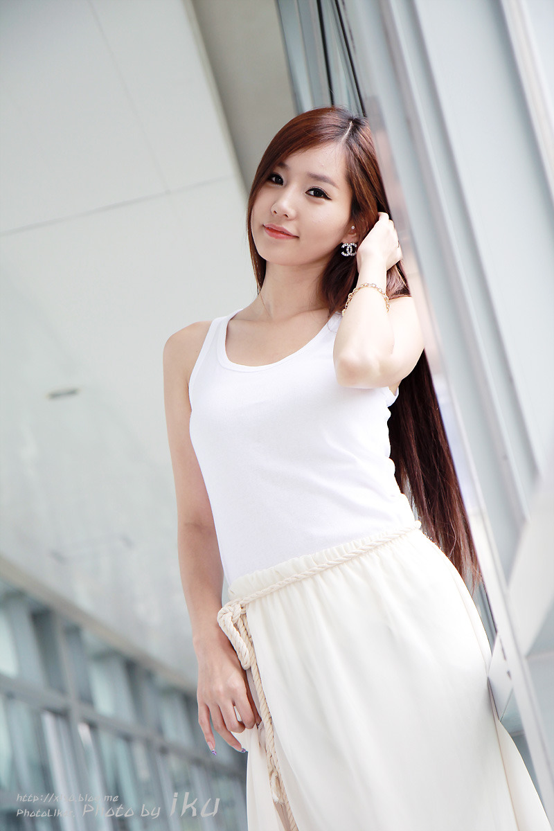 Foto Cewek Asia: Lee Min Ji, Hot White Dress
