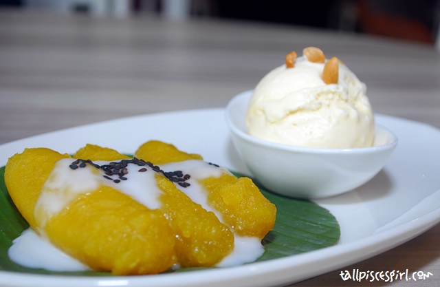 Steamed Sweet Banana topped with Vanilla Ice Cream (RM 8.50) Steamed Sweet Banana topped with Vanilla Ice Cream (RM 8.50)