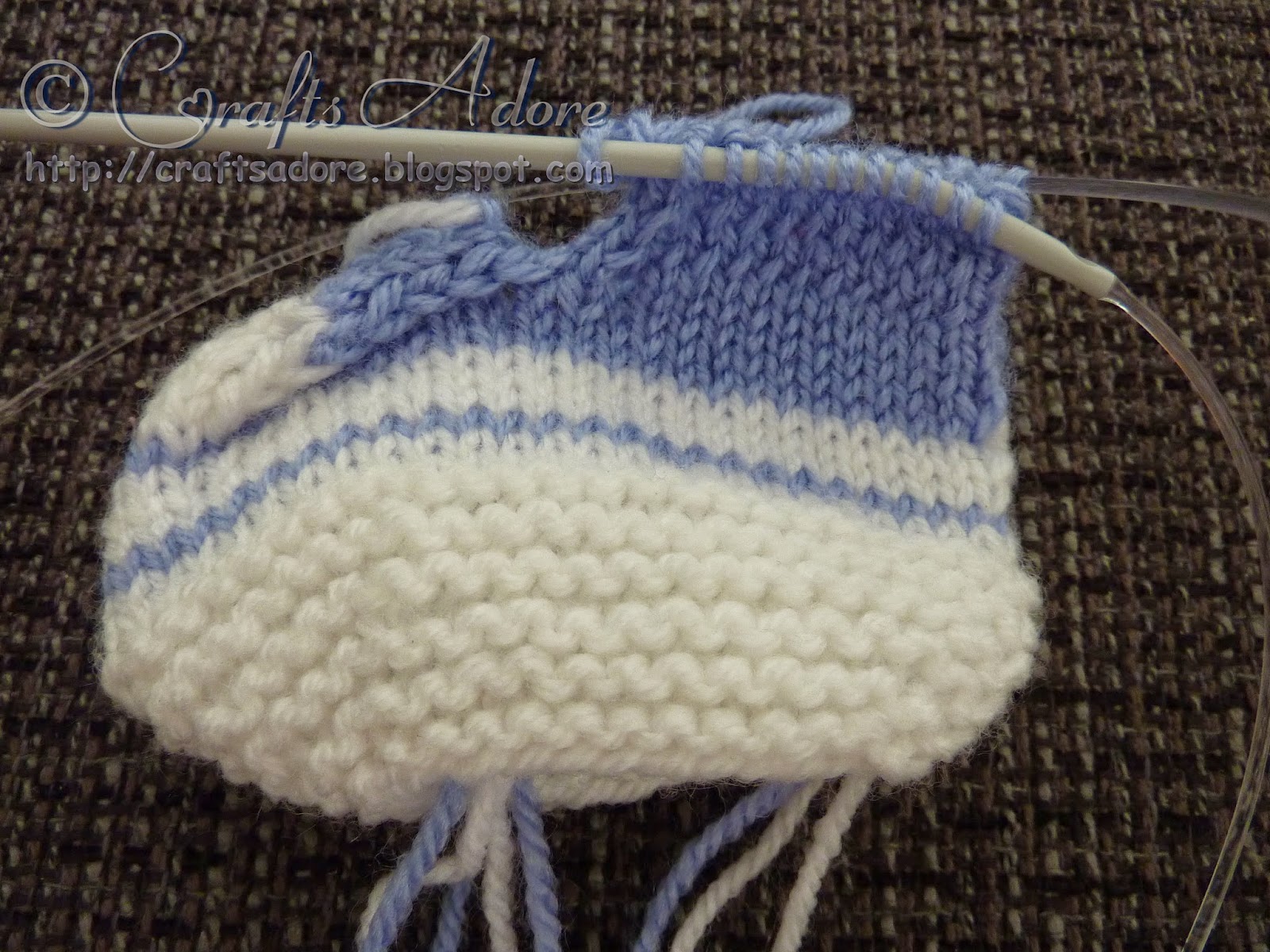 CraftsAdore: Knitted Baby Boy Converse Booties