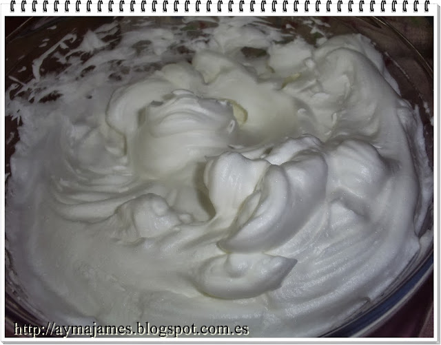 Crema de queso con almendras / Fue un día como hoy Crema de queso con almendras / Fue un día como hoy