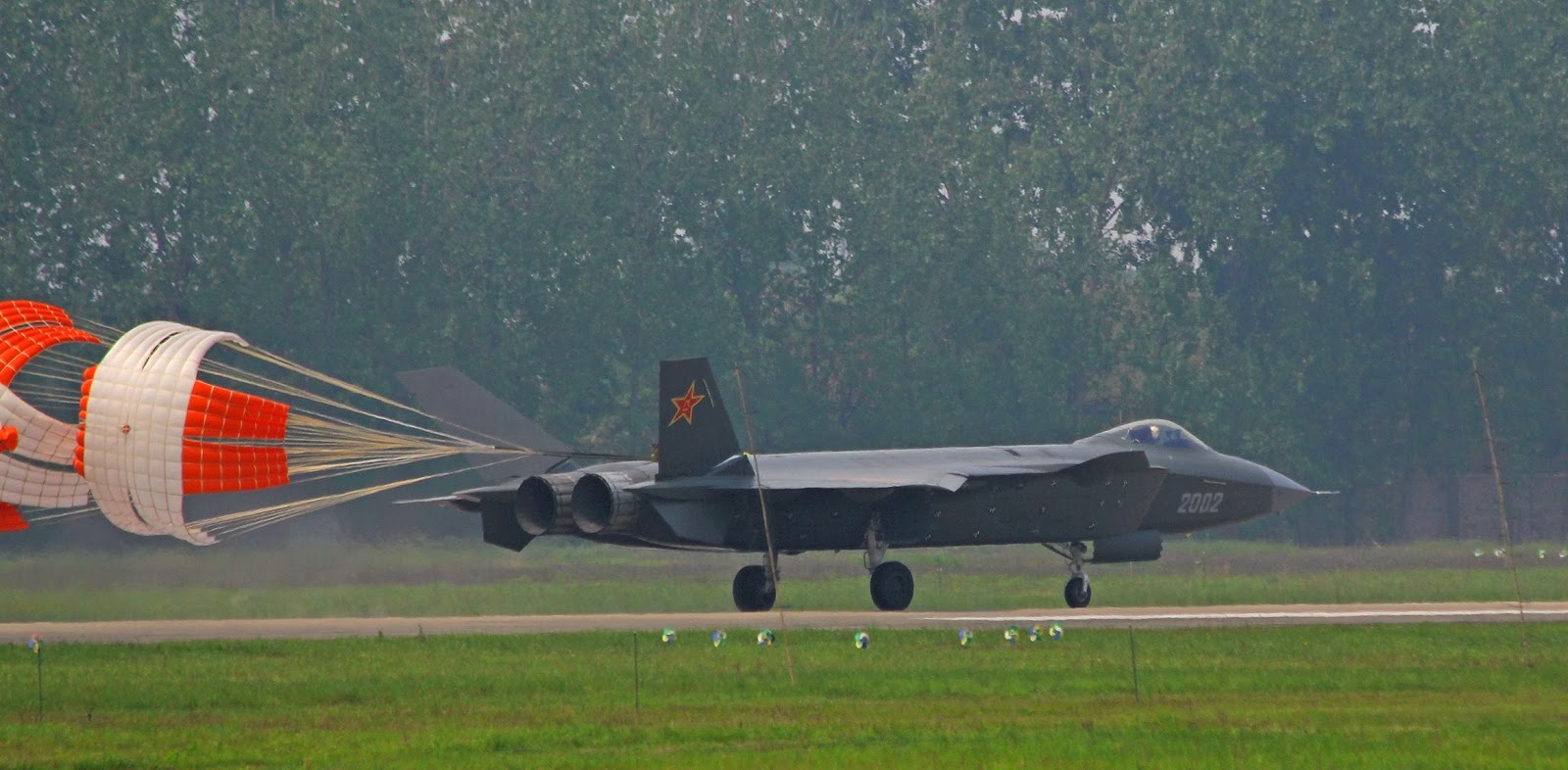 Más detalles del Chengdu J-20 - Página 12 J-20+20023456J-20+2004+-+25.9.13+J-20+20023456789+-+open+MAIN+SIDE+bay+2+PL-12+PL-10+PL-15+J-20+Mighty+Dragon++Chengdu+J-20+fifth+generation+stealth,+engine+fighter+People's+Liberation+Army+Air+Force+(3)