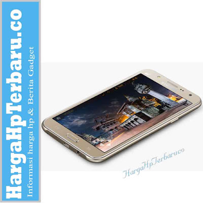 Resmi Dirilis, Galaxy J5 dan J7 Miliki LED Flash di Bagian Depan Resmi Dirilis, Galaxy J5 dan J7 Miliki LED Flash di Bagian Depan