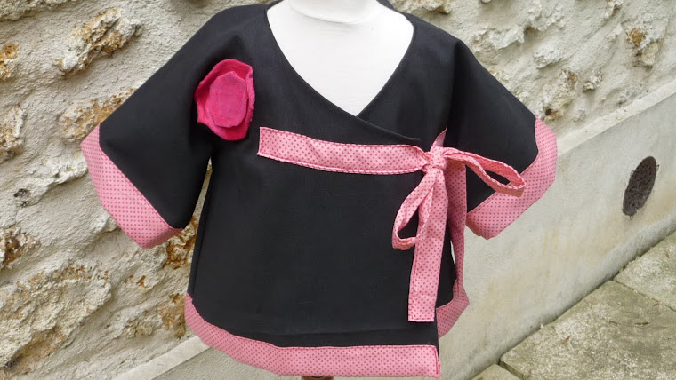 veste kimono 100%coton noir et rose à pois