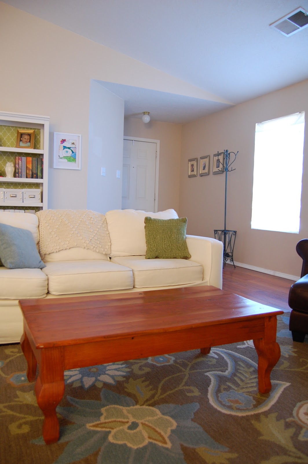 Coffee Table Makeover {Before & After} / Desert Willow Lane