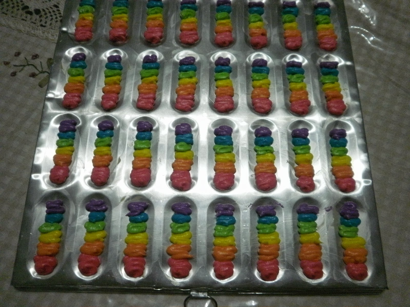 Zara Baking Biskut Lidah Kucing Pelangi Enak Rangup