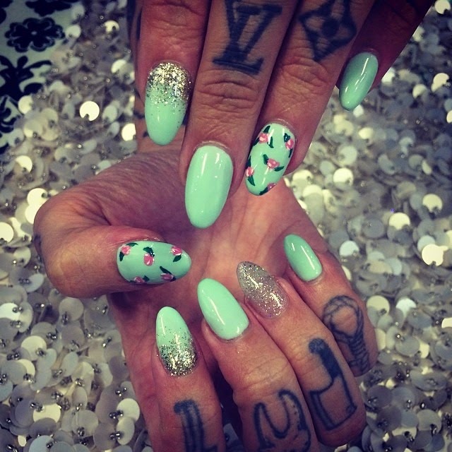 FRANKIE SAVAGE: Gel Nail Inspiration FRANKIE SAVAGE: Gel Nail Inspiration