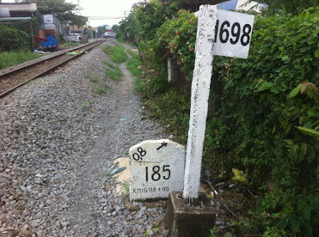 Railroad marker