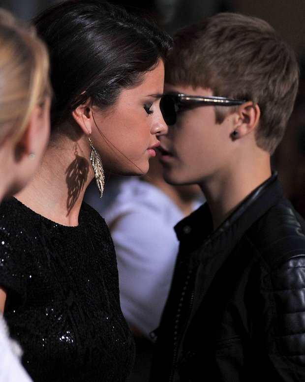 Selena Gomez Again Showed Up With Justin At Abduction Premiere - Celebator