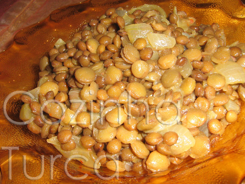 Estufado de Lentilhas Verdes com Limão (Zeytinyağlı Yeşil Mercimek)