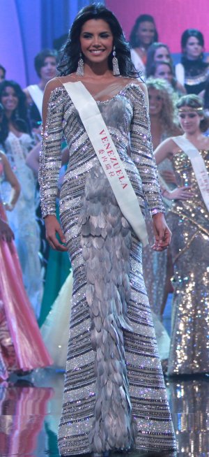 Ivian Lunasol Sarcos Colmenares : Miss World 2011 Ivian Lunasol Sarcos Colmenares