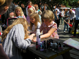 fairground attraction make-up stall