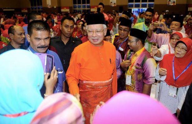 'Tuan-tuan Nak BR1M Lagi Ke Tidak?' - Najib BR1M