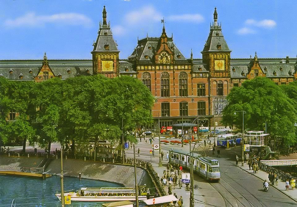 HOTSPOT | OLD AMSTERDAM IN PICTURES |Jade Pillar | Art, Fashion and