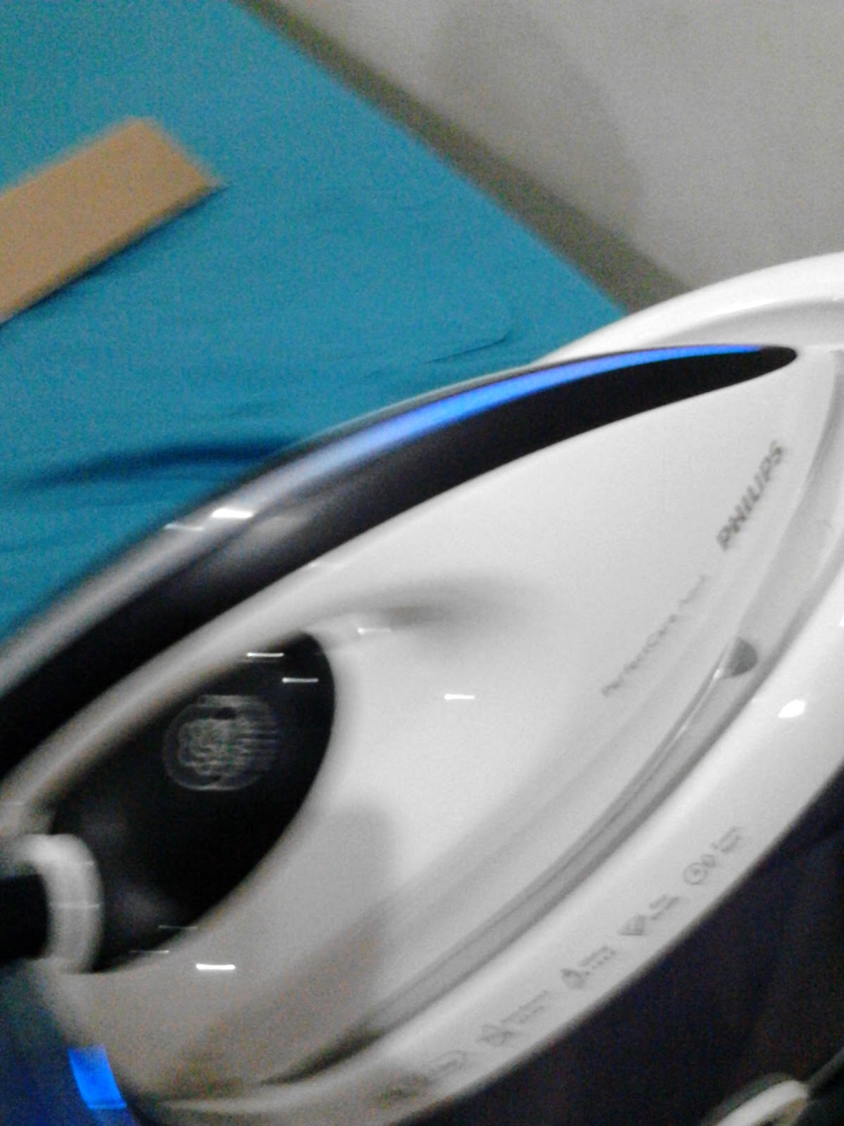 Cempaka Biru Philips Steam Iron by Amway ( 2 )