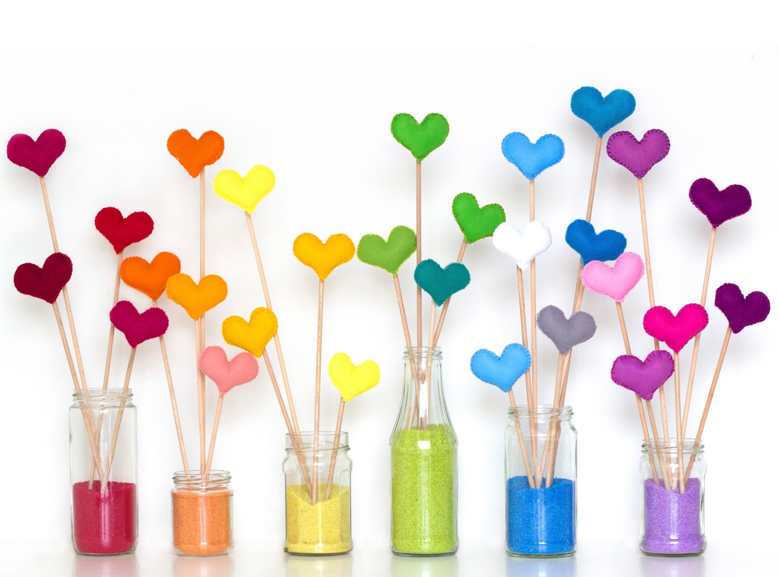 According to Matt Love is Felt Hearts! Adesivo De Nuvens Parede ~ According to Matt Love is Felt Hearts!