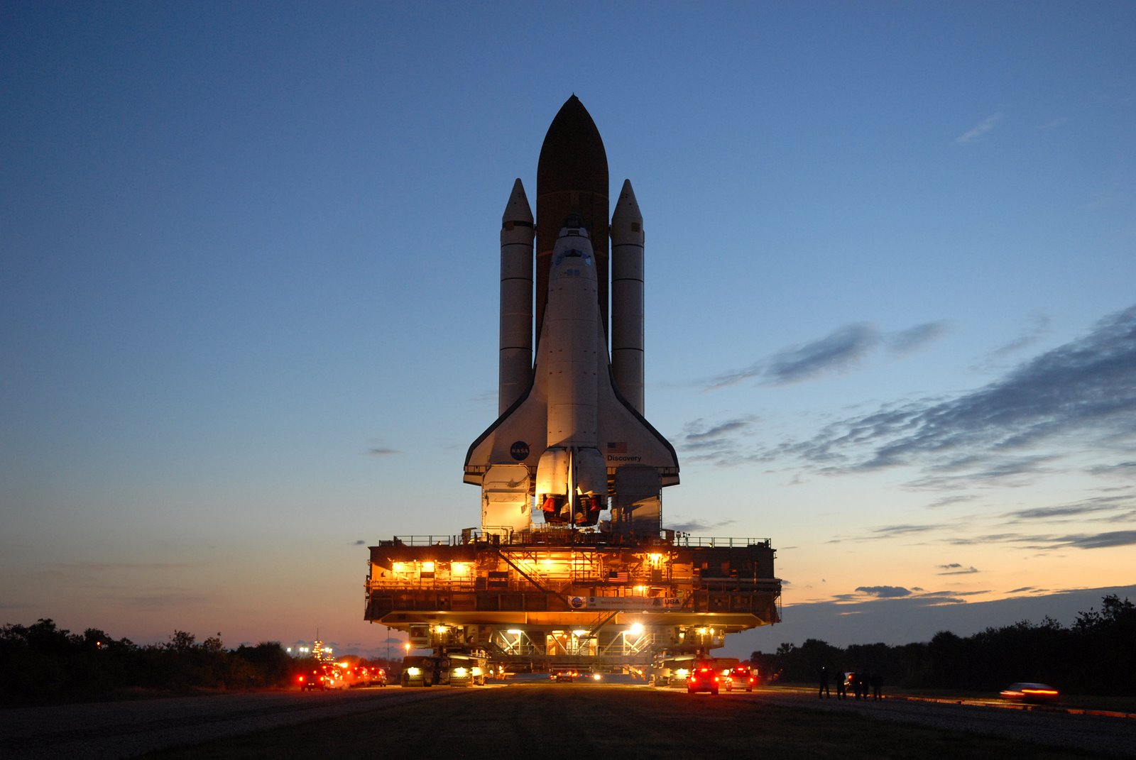 http://4.bp.blogspot.com/-6XLYbhePeQY/TungnjIBqBI/AAAAAAAAHFc/cR5JEO_BszQ/s1600/discovery_space_shuttle.jpg