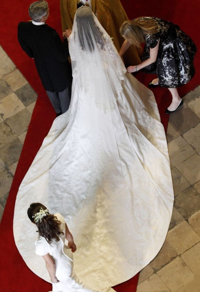 Design of Fabulous Wedding Dress from Royal Wedding