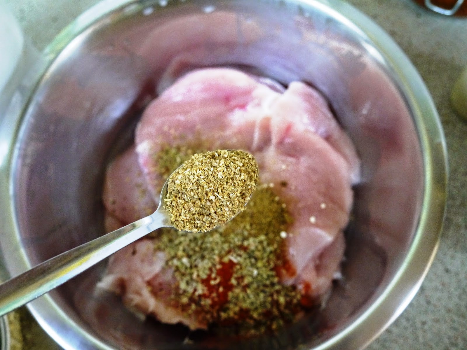 This Muslim Girl Bakes Spicy Grilled Chicken Salad + Creamy Coriander