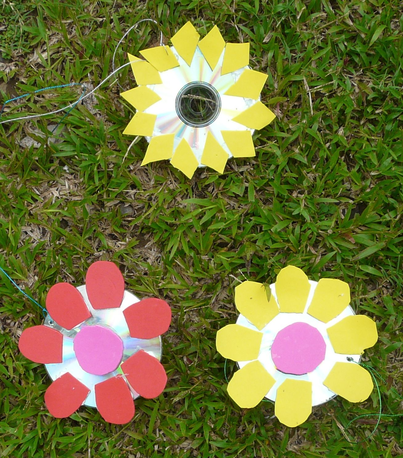 I love crafts May 12 CD suncatchers