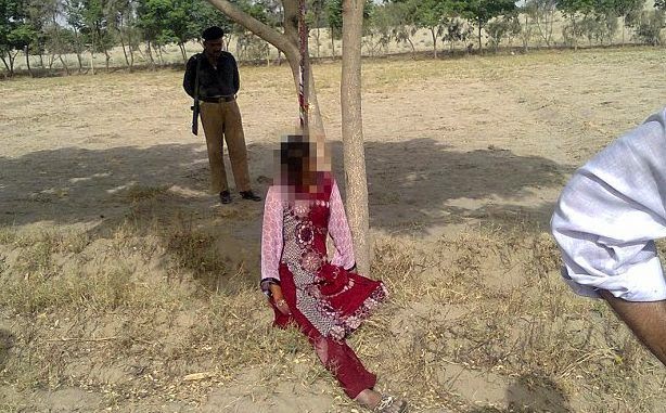Kejam! Gadis Pakistan Dirogol & Dibunuh, Mayat Digantung Atas Pokok item-thumbnail