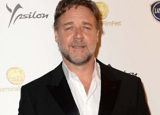 ‘Les Miserables’ star Russell Crowe injured his feet while working out ‘Les Miserables’ star Russell Crowe injured his feet while working out