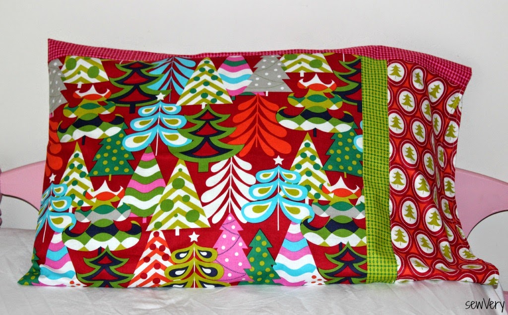 sewVery A sewVery Simple Envelope Pillowcase Tutorial