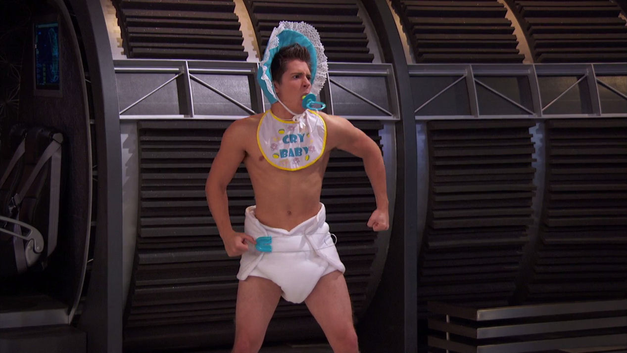 Billy Unger - Shirtless in "Lab Rats" .