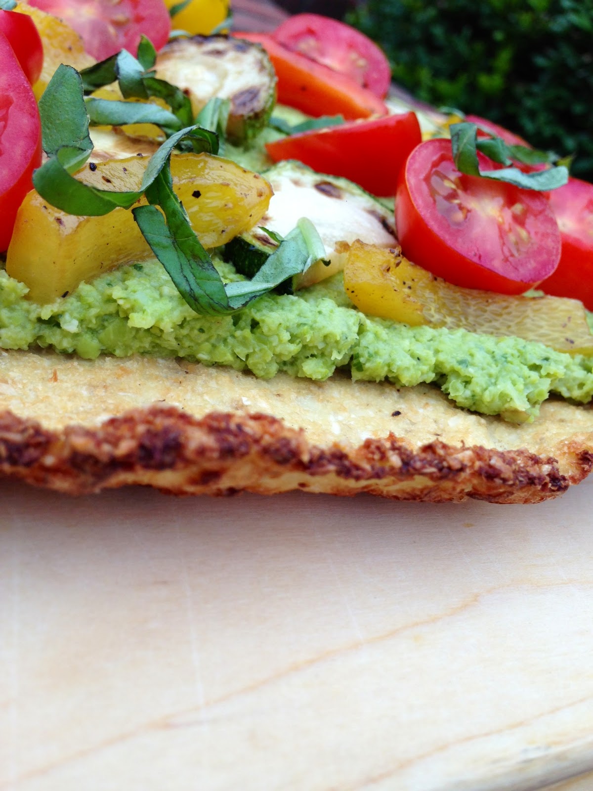 glutenfreehappytummy Broccoli Pesto Flatbread w/ Cauliflower Crust! GF