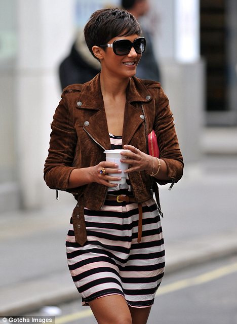 Victoria Beckham Shows Off Short New HairStyle Victoria Beckham Shows Off Short New HairStyle