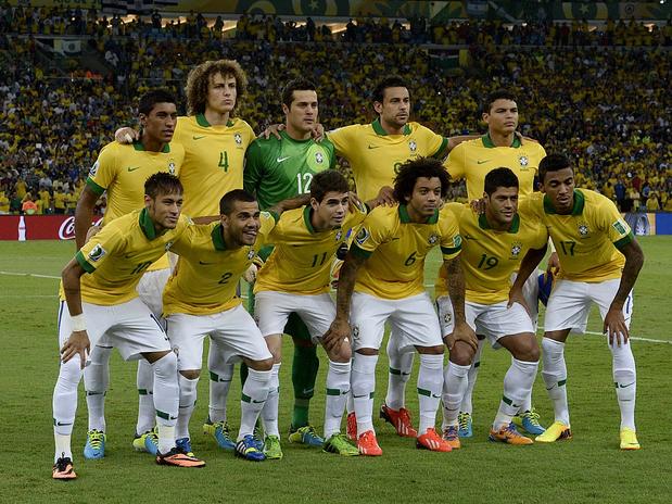 Última final entre Brasil e Espanha teve Maracanã lotado e euforia - Placar  - O futebol sem barreiras para você