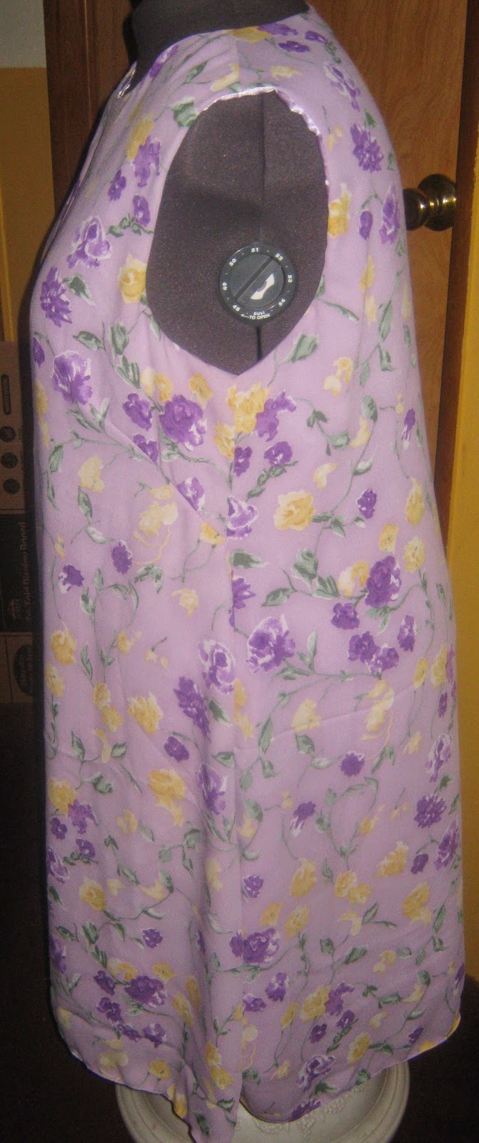 Simplicity 7117 sleeveless dress www.sewplus.blogspot.com side view Simplicity 7117 sleeveless dress www.sewplus.blogspot.com side view